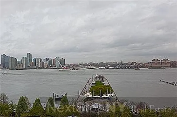 Sold by NextStopNY | media 17