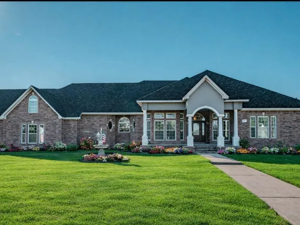 9018 Water Point Dr, Beach City, TX 77523