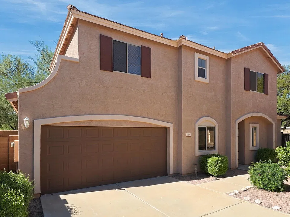 4004 E Melinda Ln
