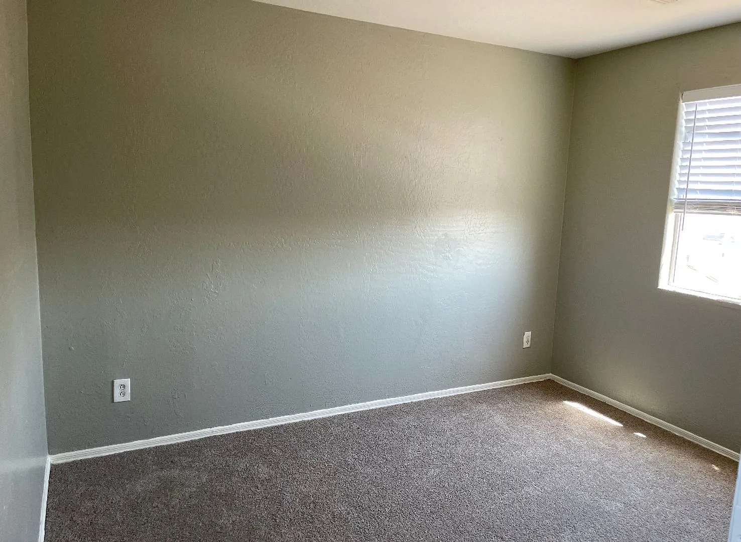 Free Rent Interested 3br 1 Bath Single Family Home Back Unit — Photo 4