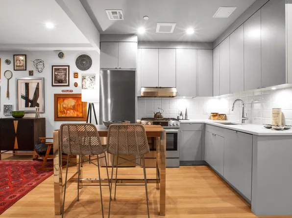 686 Mac Donough Street