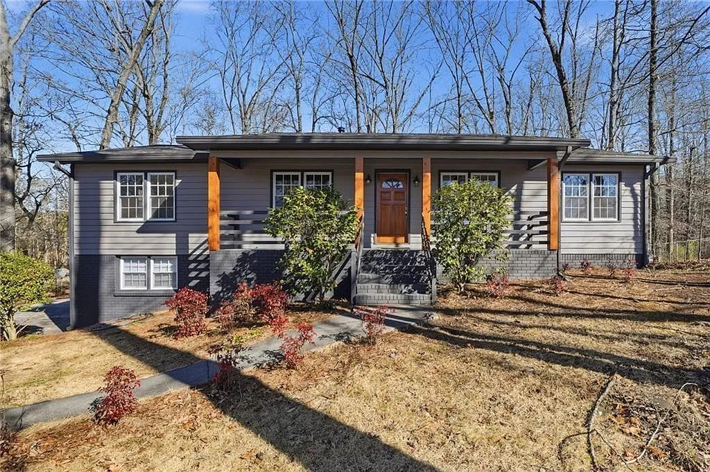 4 bed, 3.0 bath, 2268 sqft, $2,900 — Photo 2