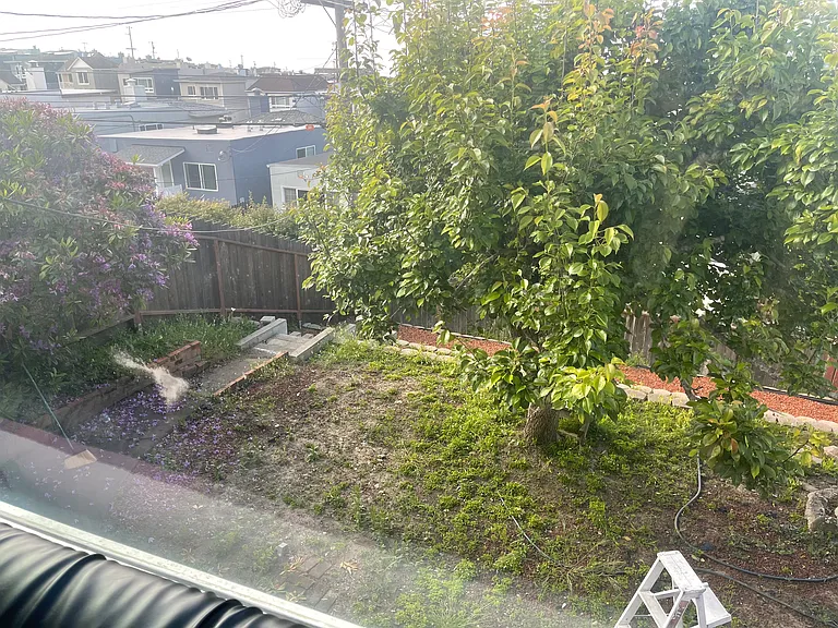 Crestline Ave — Photo 12