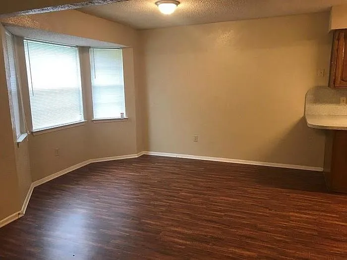721 Lindenwood Dr — Photo 11