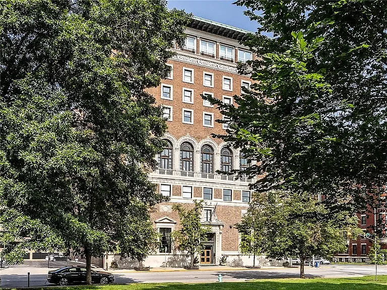 350 N Meridian St #508 — Photo 1