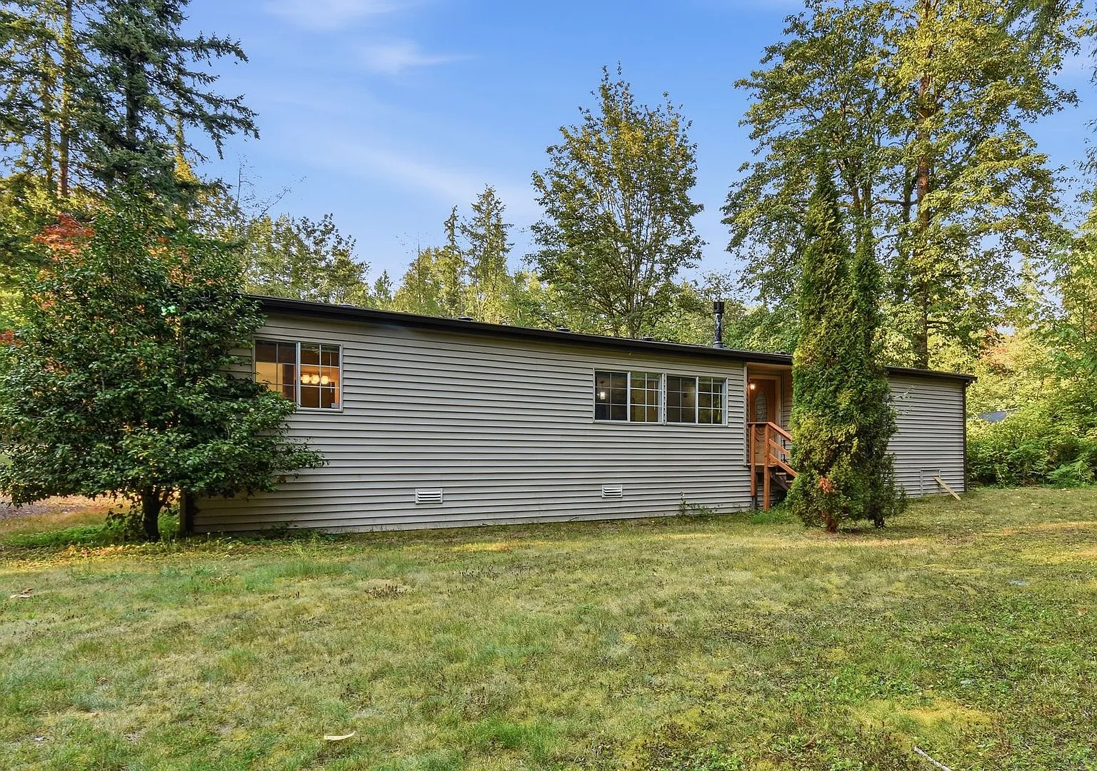 3Bd/2Ba Redmond Home — Photo 1