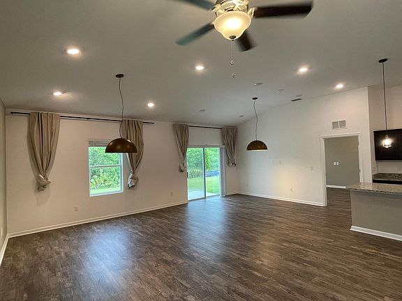 4th image of 792 Ocean Spray Dr