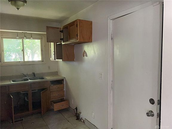 3rd image of 1037 Haller Ave