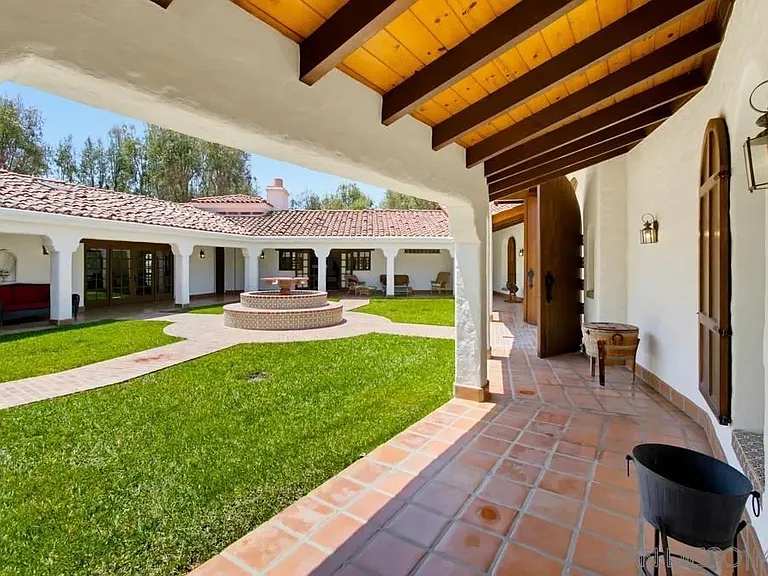 5443 Calzada Del Bosque — Photo 12