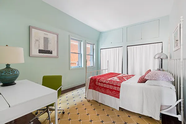 Sold by Compass | media 19