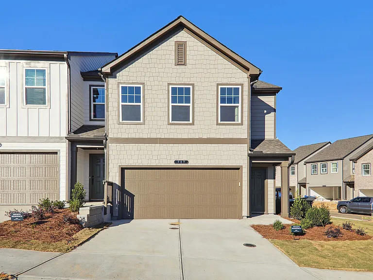 727 Carmes Dr — Photo 16
