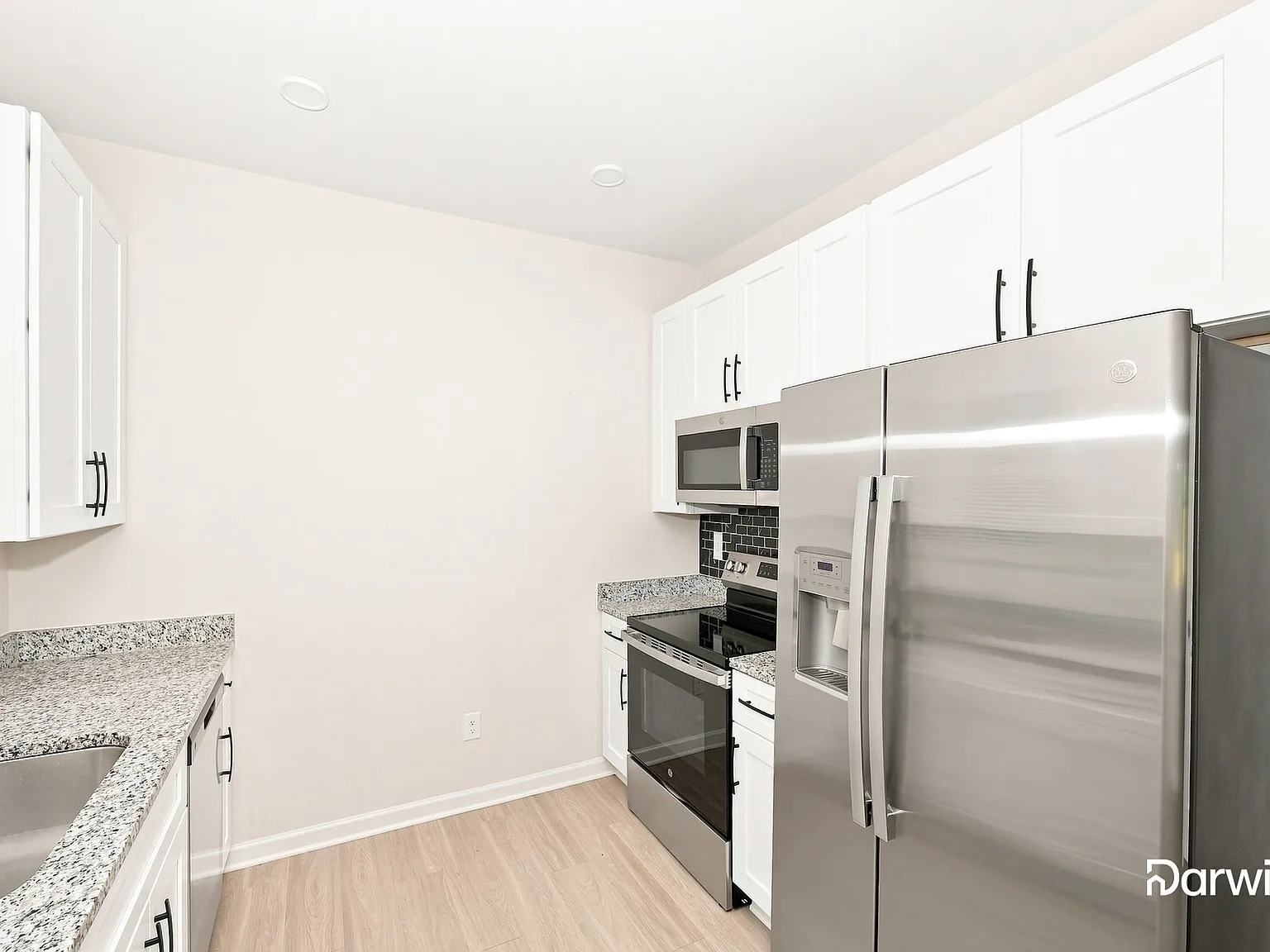 3 bed, 2.0 bath, 1108 sqft, $1,680 — Photo 3