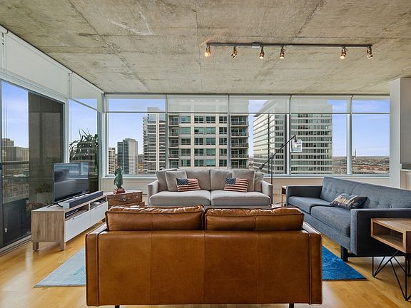 3rd image of 611 S Wells St #2107