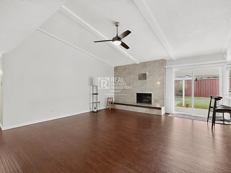 4548 Newcombe Dr — Photo 18