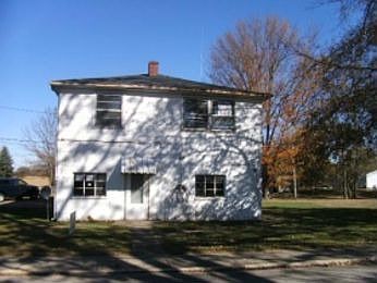 1st image of 208 1/2 E Walnut St