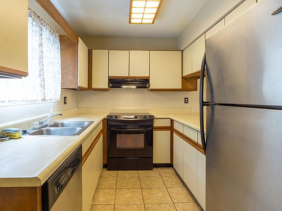 5th image of 1325 W 12th St APT A1