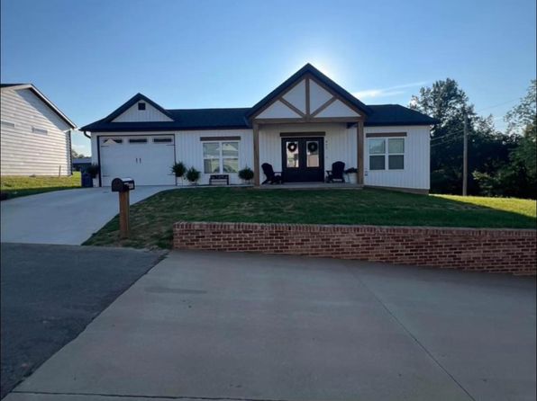 465 Magnolia Ridge Dr, Scott City, MO 63780