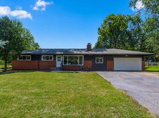 26178 Springfield Dr, Farmington Hills, MI 48334