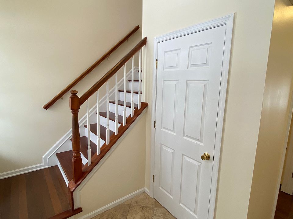 1st image of 162 Jillian Blvd