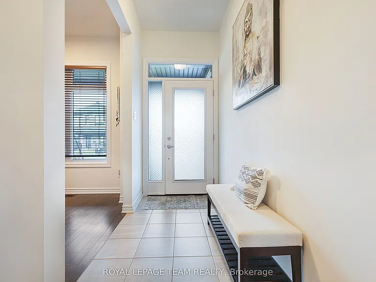 224 Turnbuckle Cres — Photo 3