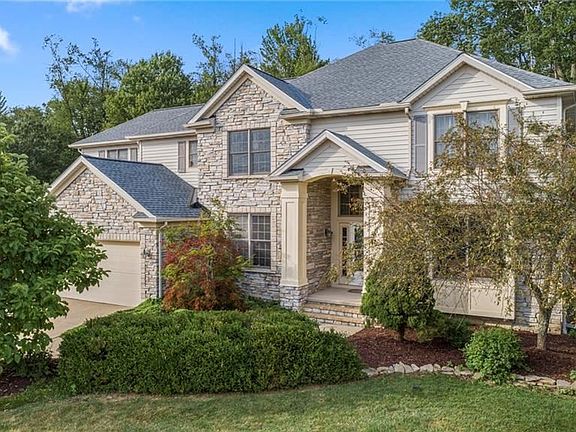 3rd image of 36110 S Huntington Dr
