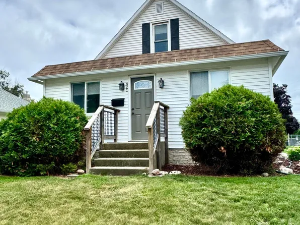 921 W 5th Ave, Mitchell, SD 57301