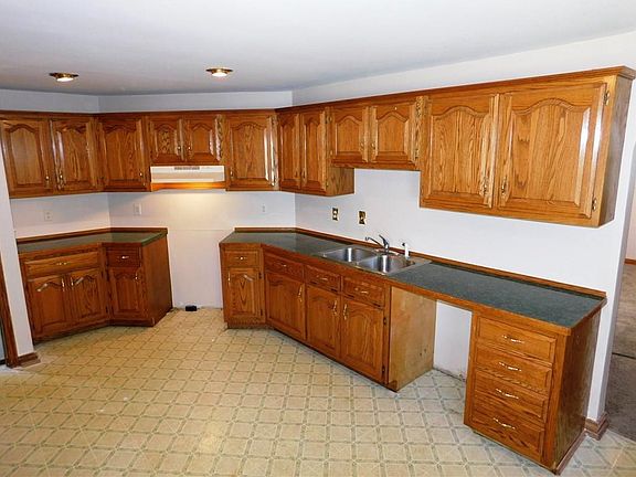 4th image of 522 Franklin Ave