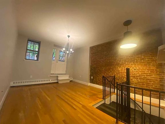 2nd image of 21 W 131st St #1R