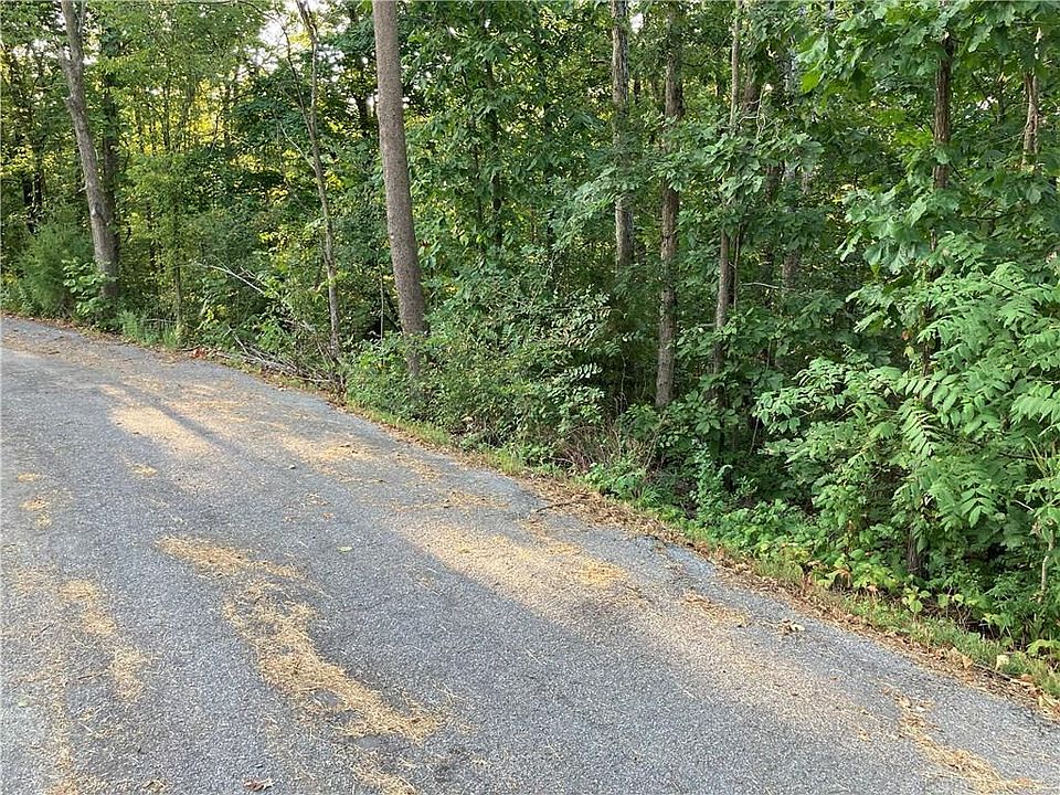 2nd image of 10 Cheviot Cir