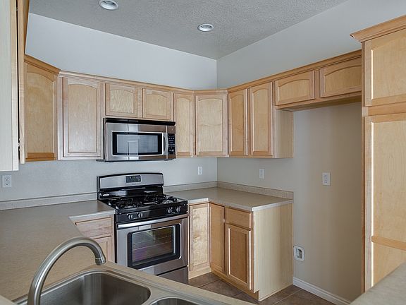 2nd image of 1564 W Alsace Way