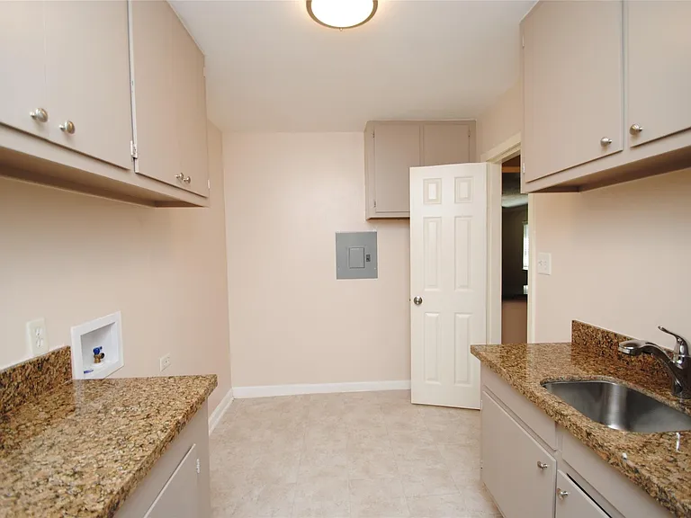 10034 Cedardale Dr — Photo 26