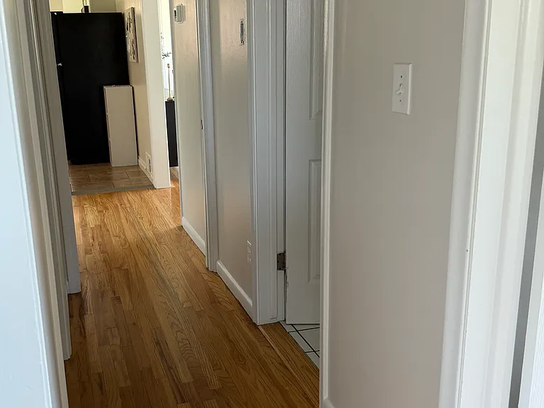 3472 Gramercy Ave — Photo 3