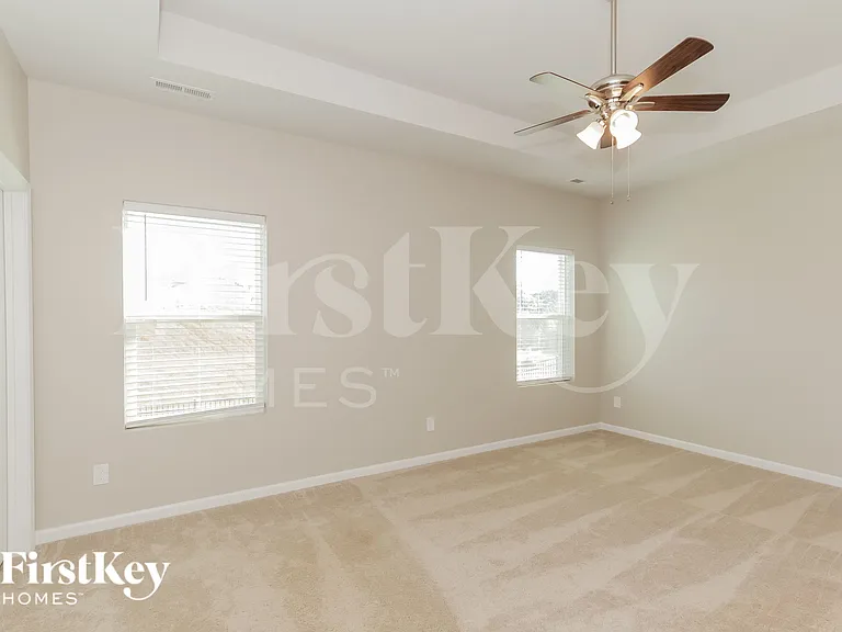 7798 Creek Park Dr — Photo 12