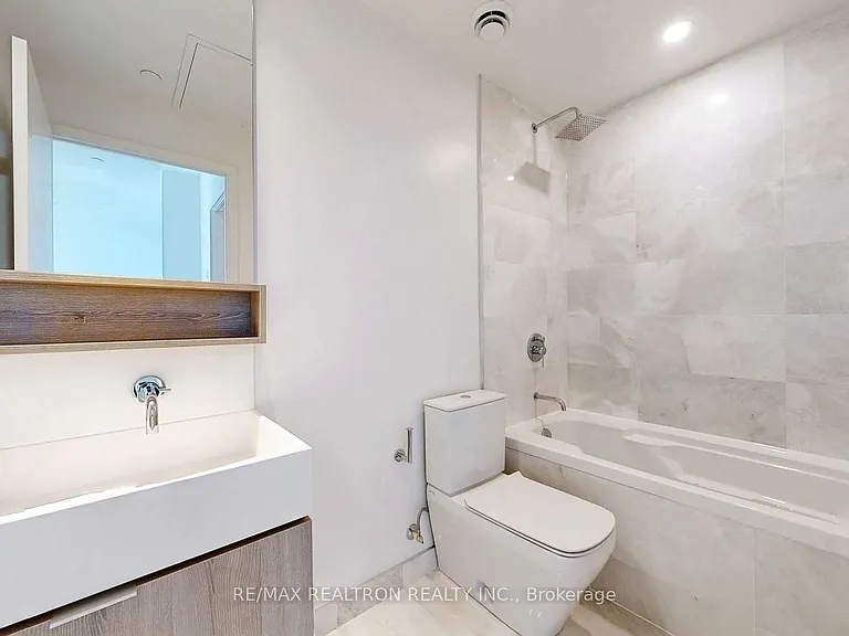 5 Soudan Ave #1628 — Photo 23