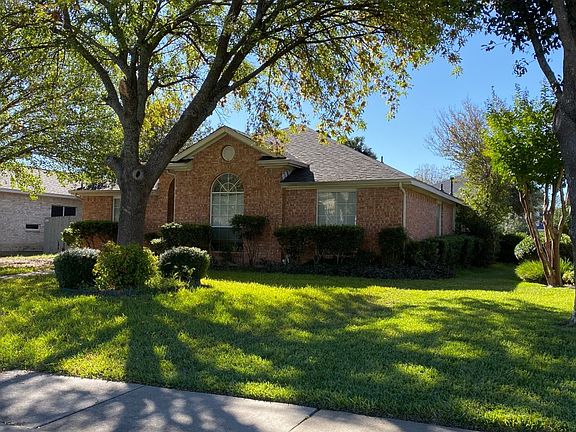 2nd image of 818 Longleaf Dr