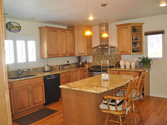 5th image of 2227 Penrose St