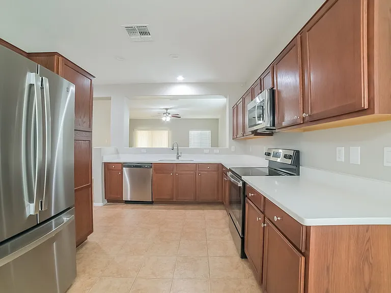 19284 W Woodlands Ave — Photo 6