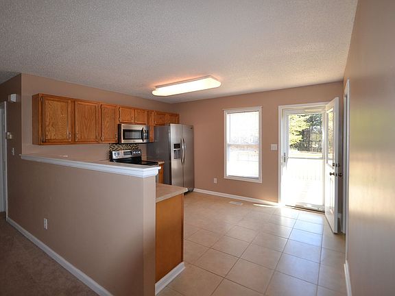 3rd image of 2882 Cabin Creek Dr