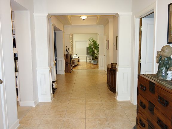 2nd image of 15 New Oak Trl