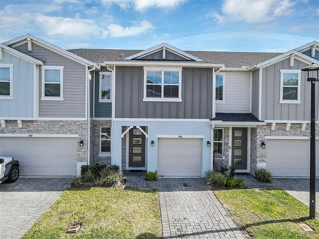 3 bed, 2.5 bath, 1476 sqft, $2,250 — Photo 1