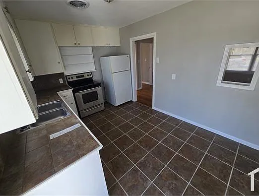 5006 Bevly Dr — Photo 6