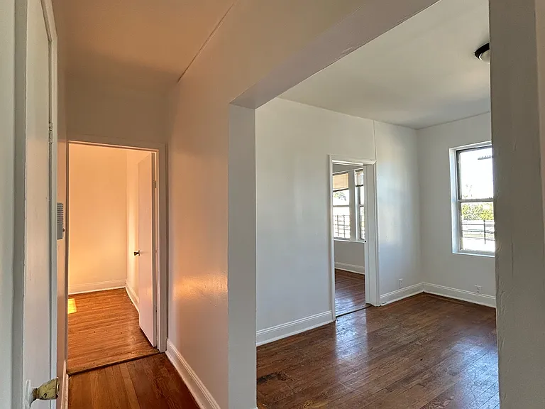 201 Claremont Ave #10 — Photo 12