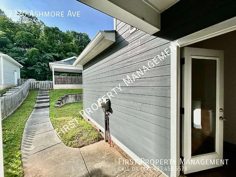 2320 Ashmore Ave — Photo 12