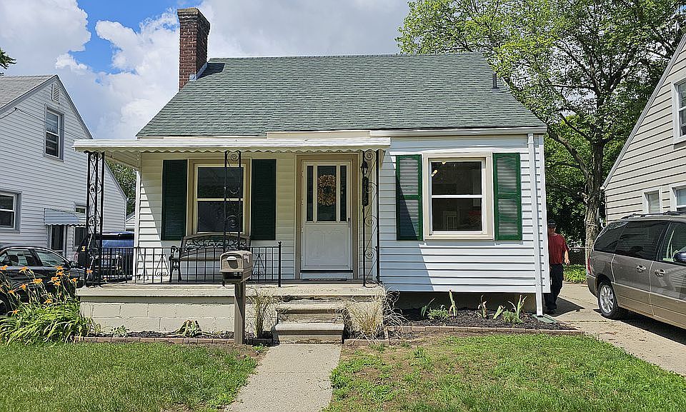 1st image of 4448 1st St