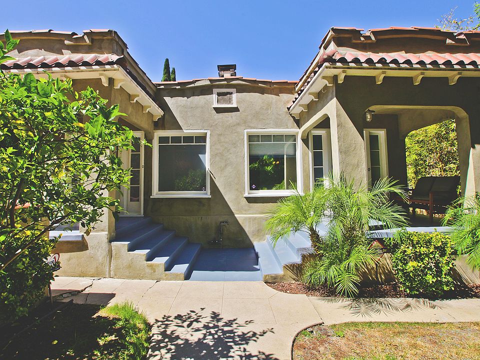 1st image of 3944 Tracy St