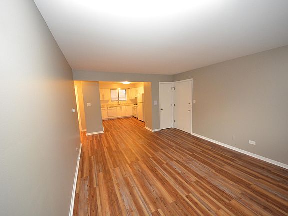 5th image of 319 Bluff Ave APT 2W