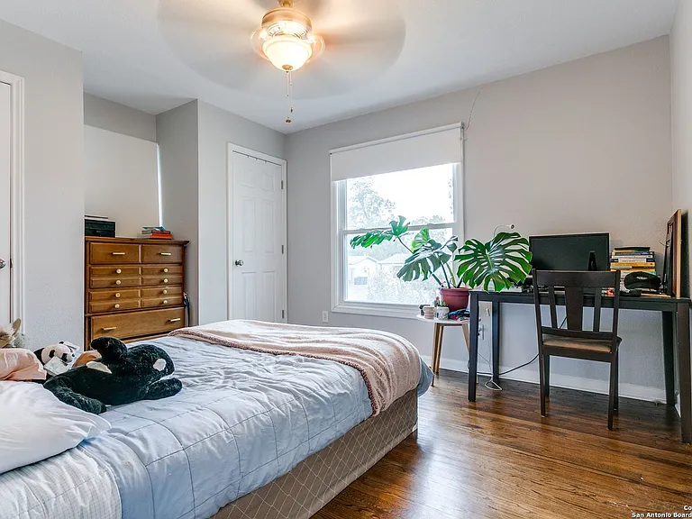 323 Byrnes Dr — Photo 8