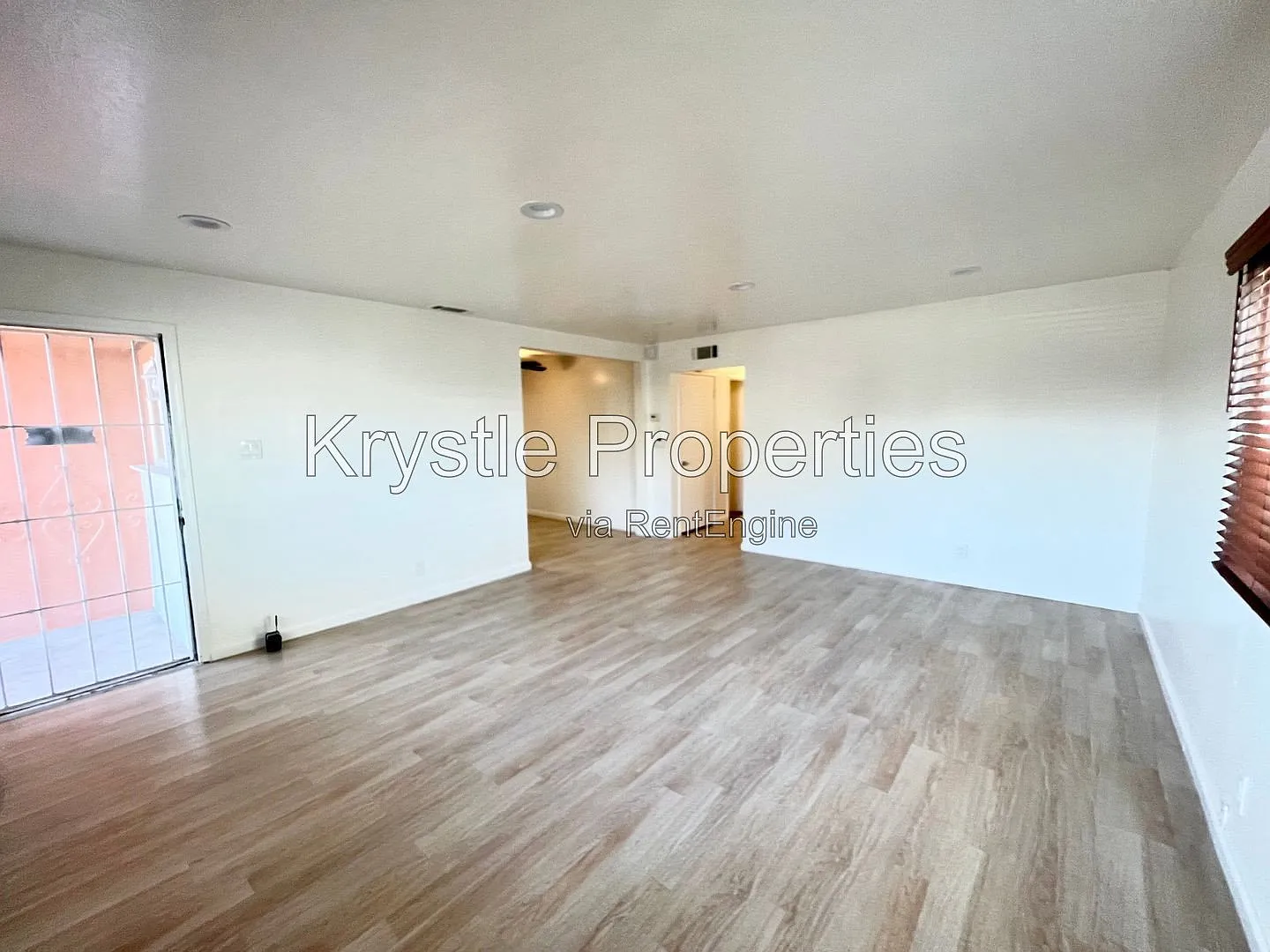 3 bed, 2.0 bath, 1287 sqft, $2,650 — Photo 4