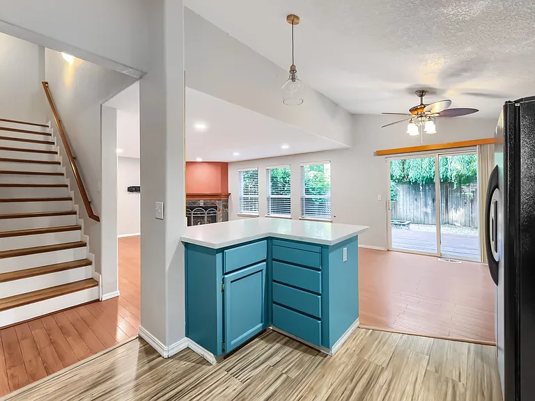 4605 SW 164th Ter — Photo 4