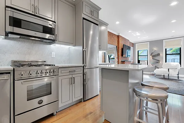 Rented by Cooper & Cooper Real Estate | media 25